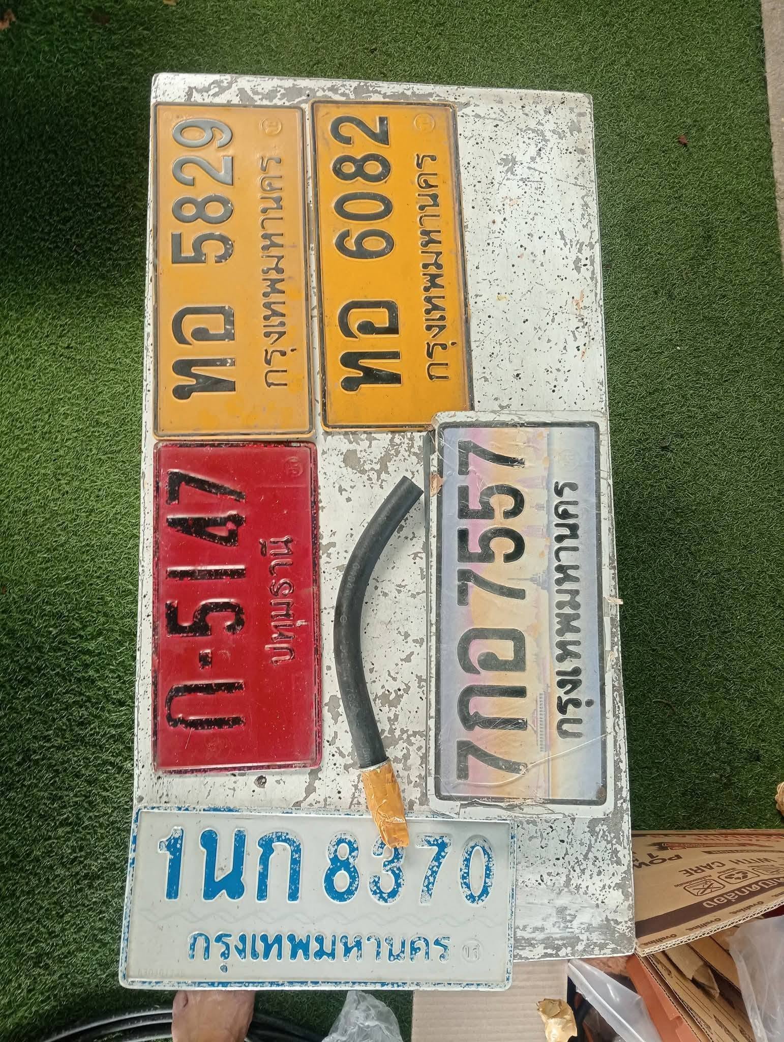 ภาพขยายป้าย ทอ 6082 ในรูปกองป้าย